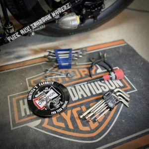 ラズオ's Select: ”チャンピオン” ブリキ灰皿