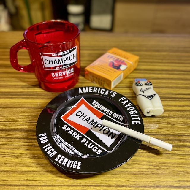 ラズオ's Select: ”チャンピオン” ブリキ灰皿